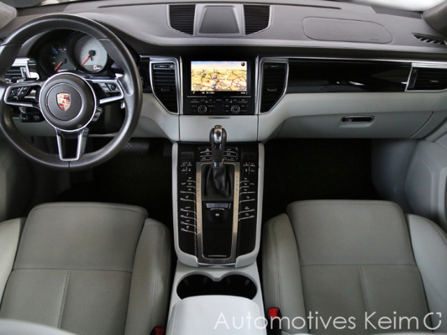 PORSCHE Macan SD
